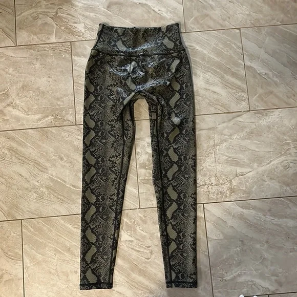 Buffbunny Rebel Legging (Snake Bite) - Picture 2 of 3